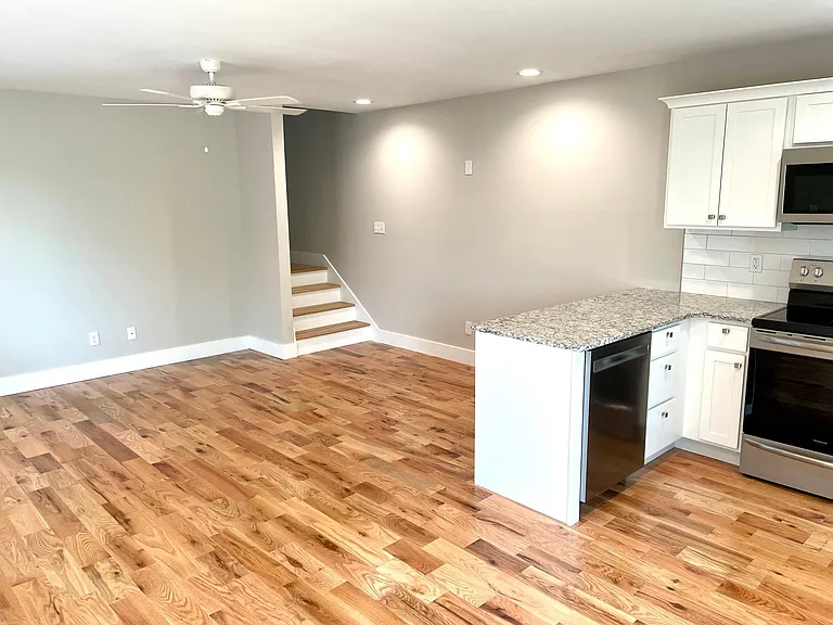 1416 Charleston Ave — Photo 7