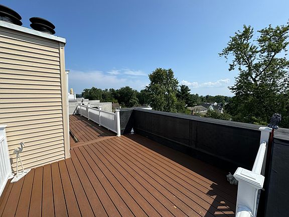 Brand new ~400 sq foot private roof terrace!