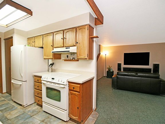 2nd image of 13175 Lakeridge Cir NW