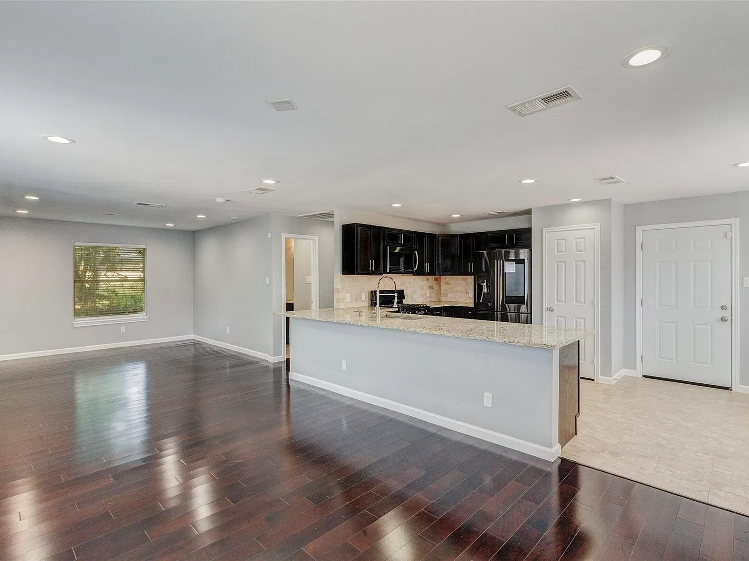 3 bed, 1509 sqft, $2,795 — Photo 4
