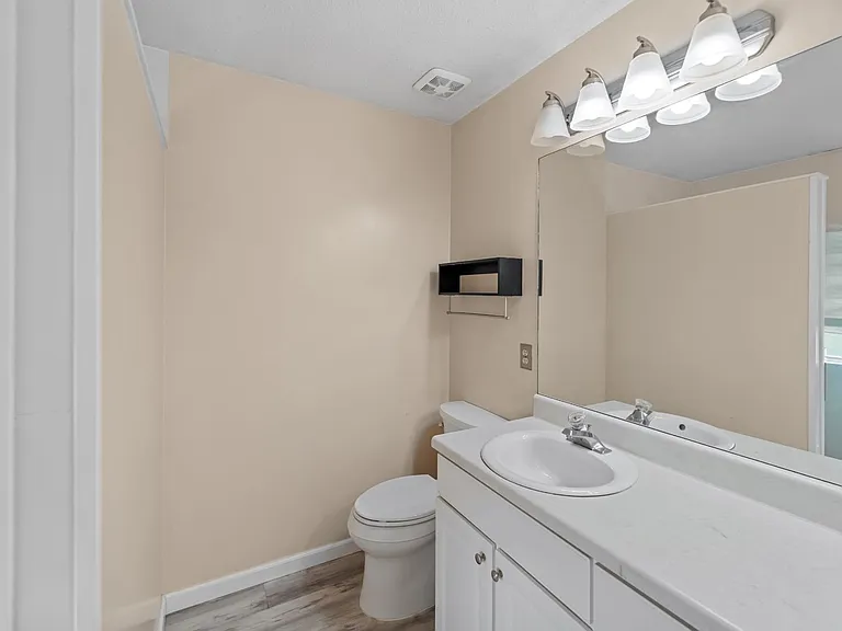 119 Pampas Dr — Photo 26