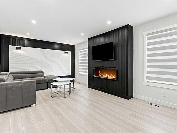 2nd image of 62 NE Deer Ridge Way SE