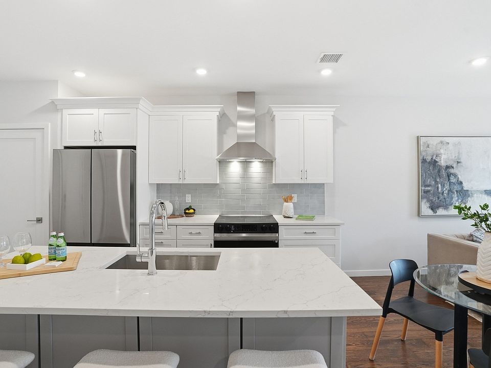 1st image of 267 Old Colony #602