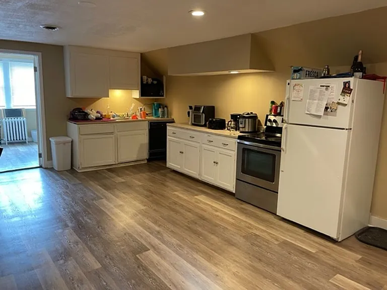 1095 Park Ave — Photo 22