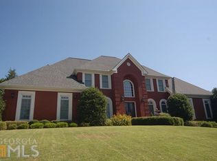 210 Slaton Cir, Roswell, GA