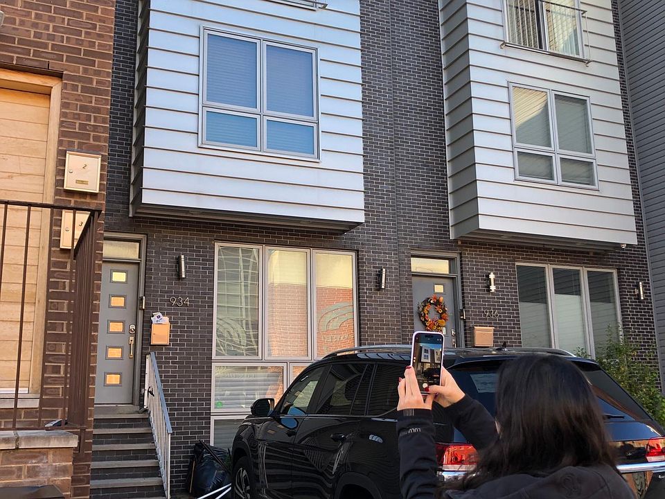 1st image of 934 N Marshall St
