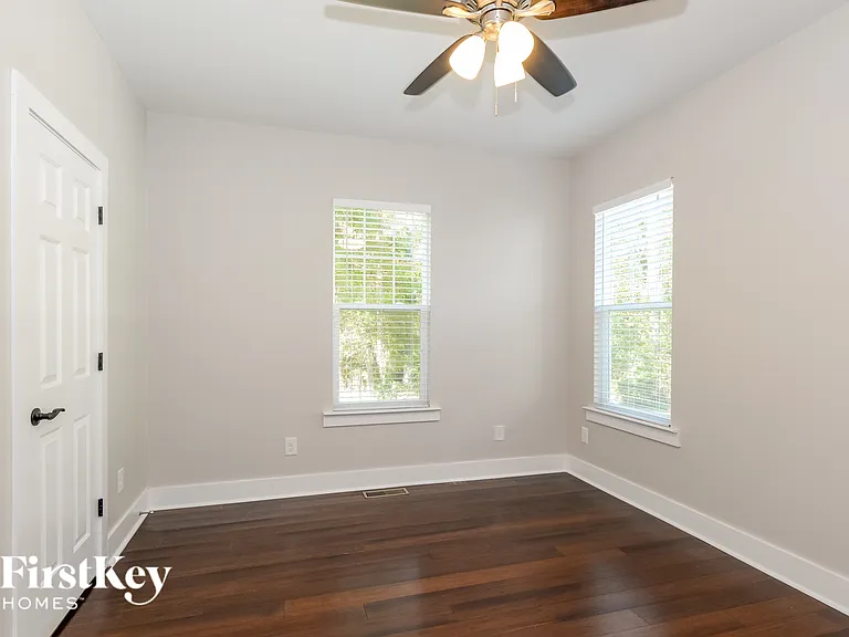 1717 Dallas Ave — Photo 13