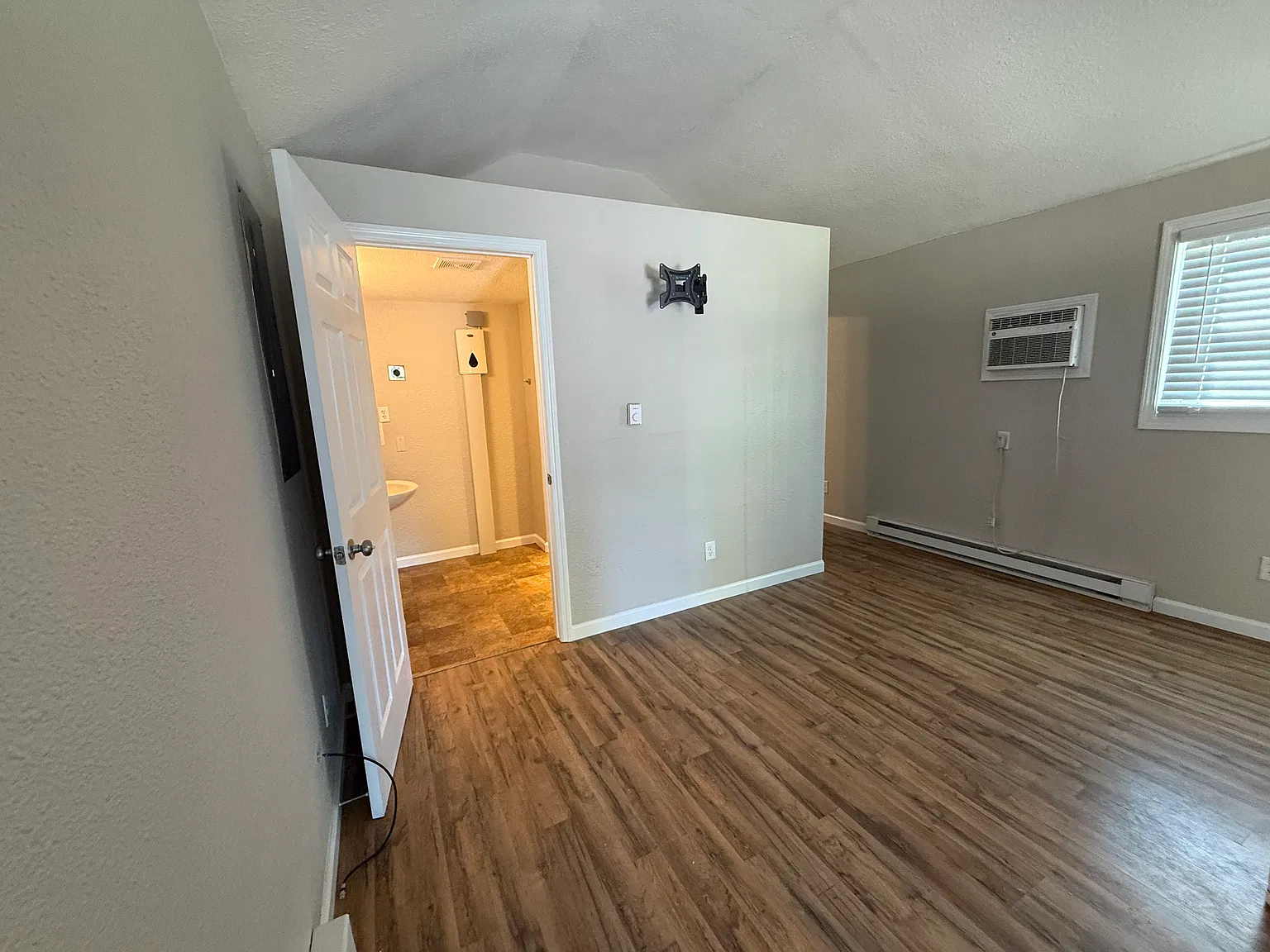 423 County Road 1251 — Photo 2