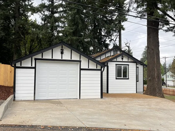 15924 NE Halsey St, Portland, OR 97230