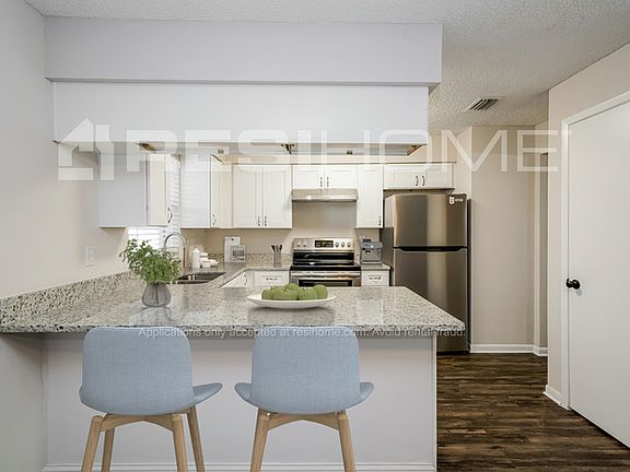 4th image of 5547 Southgrove Dr