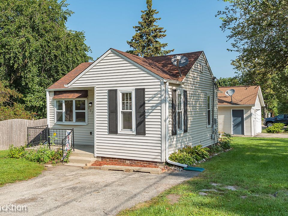 1st image of 407 E Lake Ave