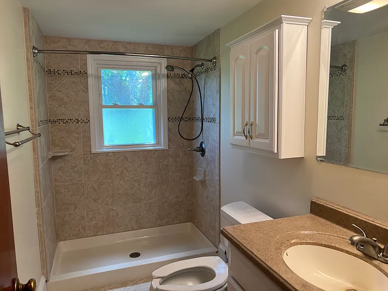 207 Russell St — Photo 10