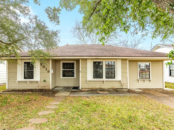 2019 N Avenue H, Freeport, TX 77541