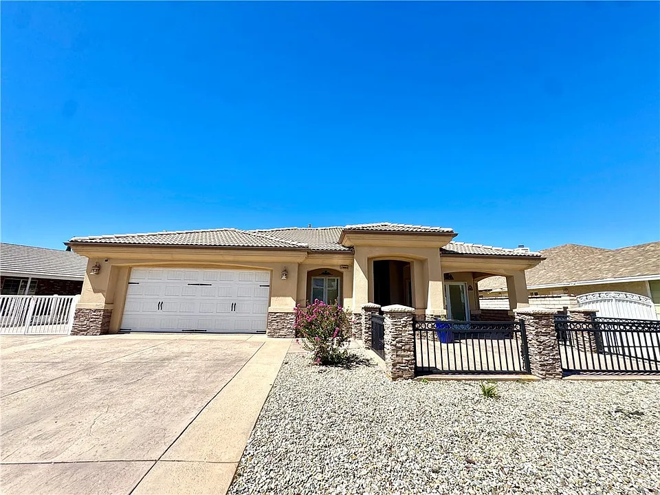 13880 Evergreen Ln