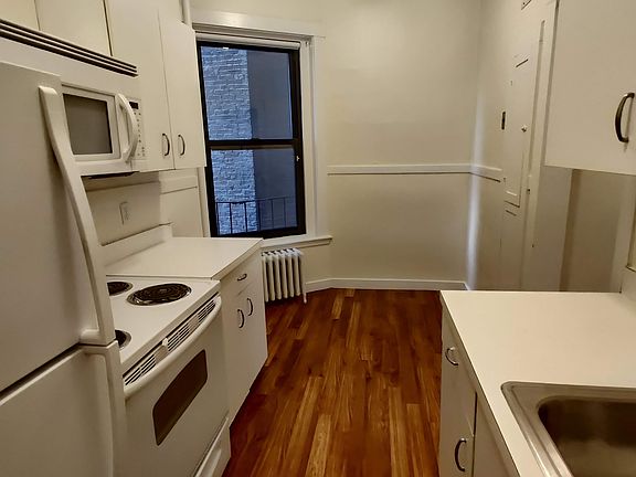 2nd image of 504 Beacon St #61U