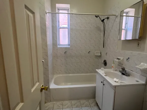 (undisclosed Address), Bronx, NY 10466