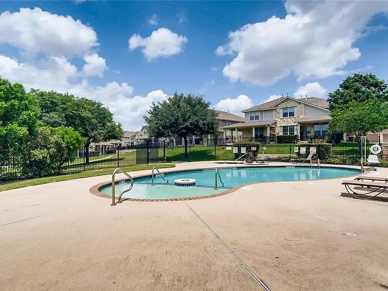 1900 Scofield Ridge Pkwy #402 — Photo 21