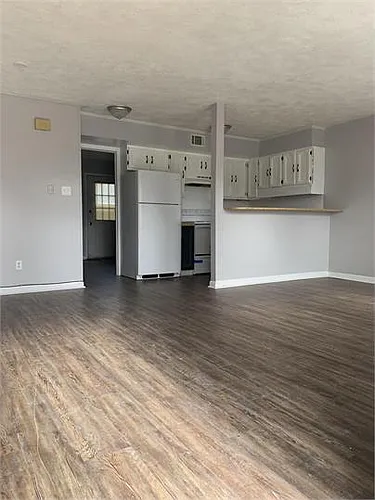 110 West Ave N Photo 1