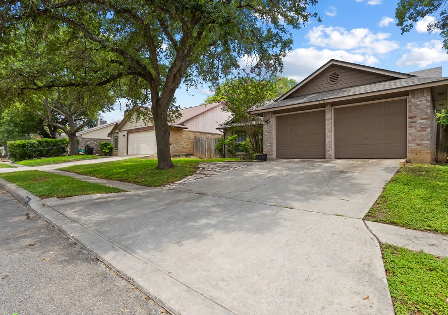 3 Bedroom/2 Bath Woodcrest Subdivision — Photo 2