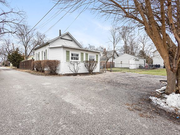 3rd image of 208 Moseley St