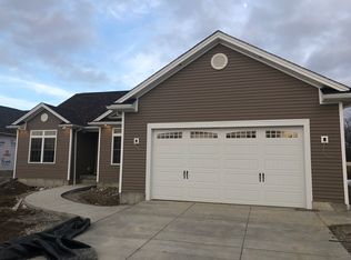 28 Veronica Dr, West Seneca, NY 14224