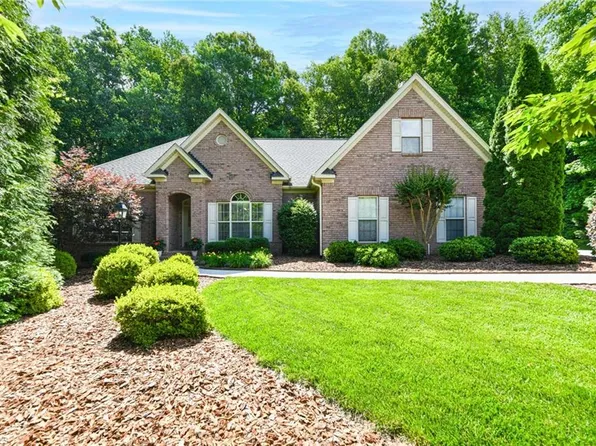 7504 Summer Breeze Ct, Summerfield, NC 27358