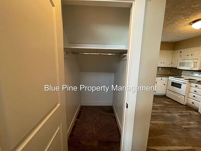 1201 N Skyline Dr #4 — Photo 5