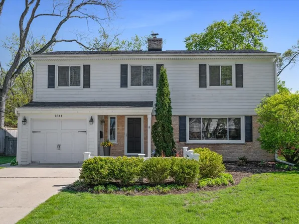 1844 Stockton Dr, Northfield, IL 60093