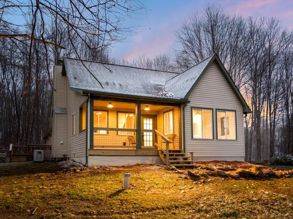 28157 McKee Rd, Frazeysburg, OH 43822