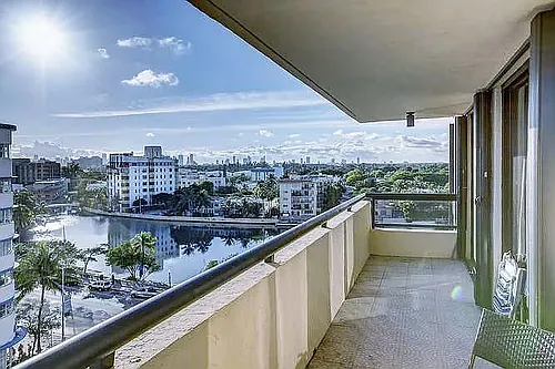 2555 Collins Ave Photo 1