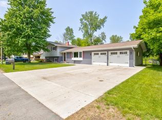 1410 Edwin St, Marinette, WI 54143