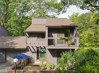 1036 Canyon View Rd, Northfield, OH 44067