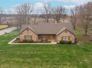 933 Diahann Dr, Tipp City, OH 45371