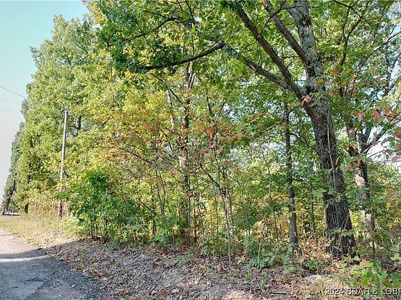 4th image of 130 Little Acres Boulevard