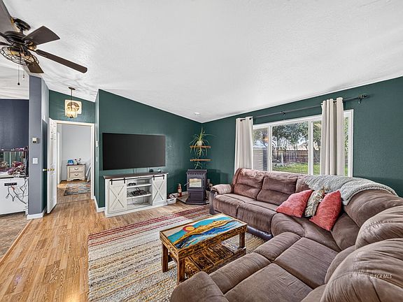 5th image of 125 Sage Lake Dr