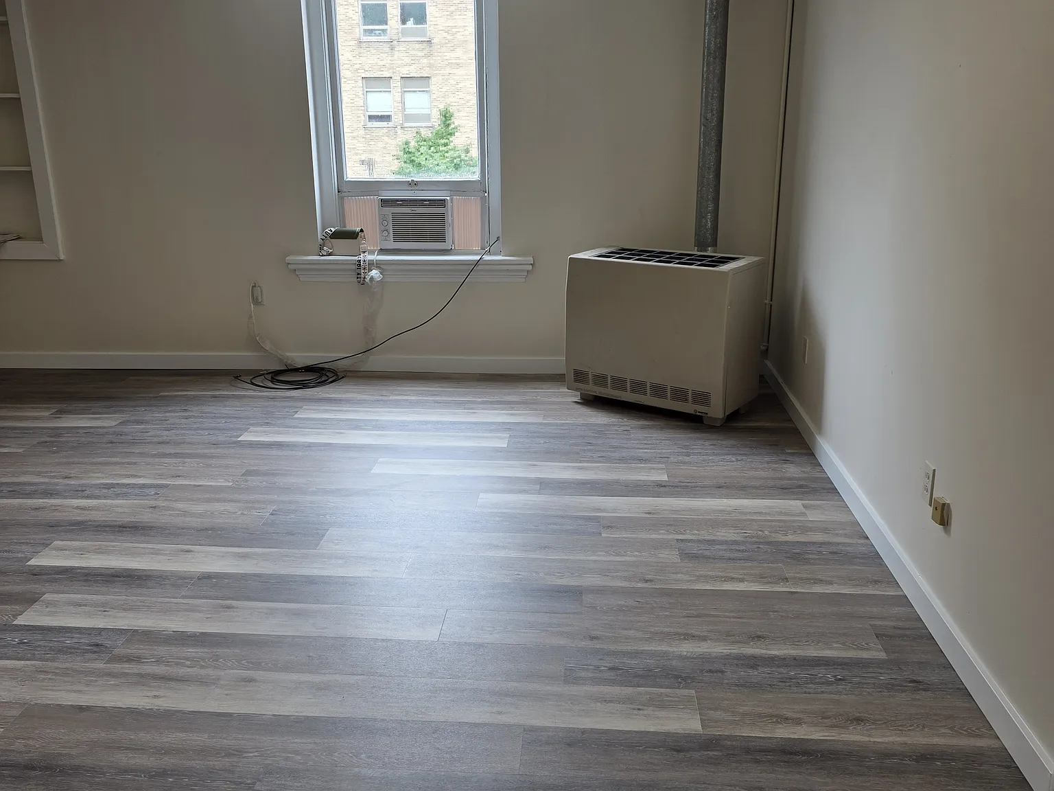 2 bed, $945 — Photo 2