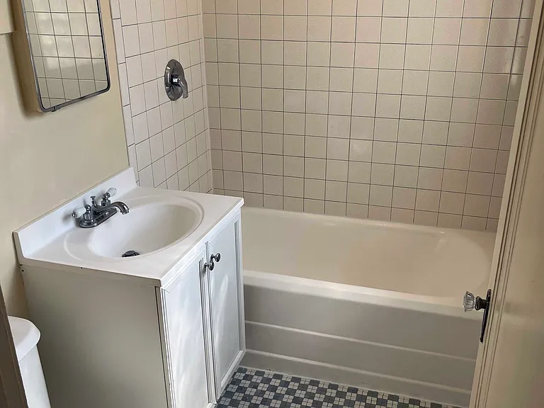 232 N Genesee St #300 — Photo 8