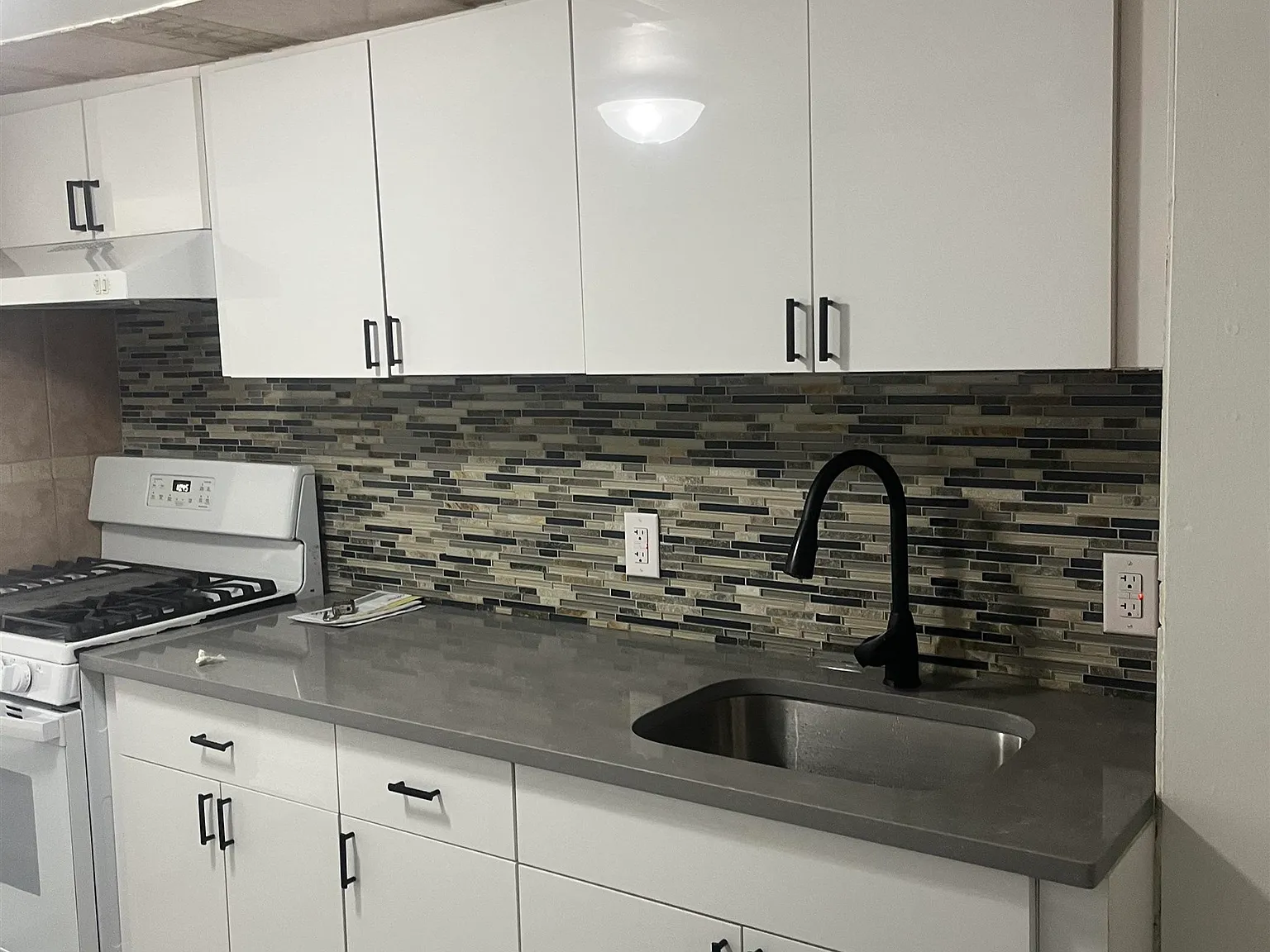 2 bed, 1.0 bath, $2,150 — Photo 4