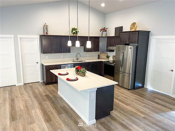 5th image of 161 E Tall Timber Ln