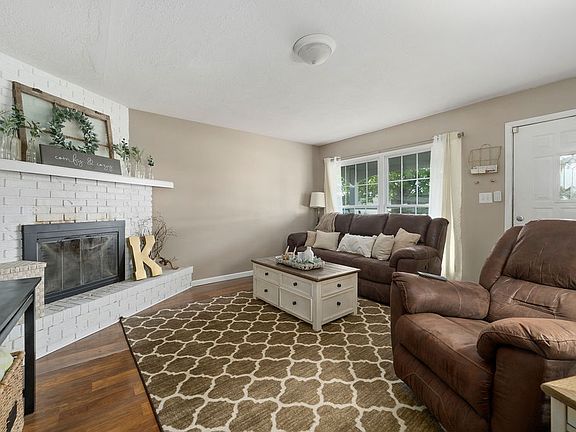 5th image of 1717 W Glenn Ellyn Dr