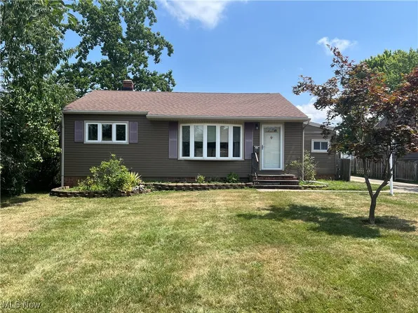 5077 Chestnut Hill Dr, Willoughby, OH 44094