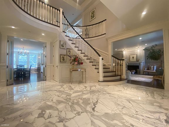 386 Westover - Foyer