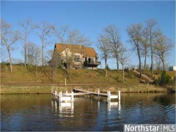 2nd image of 932 Cove Ct NW