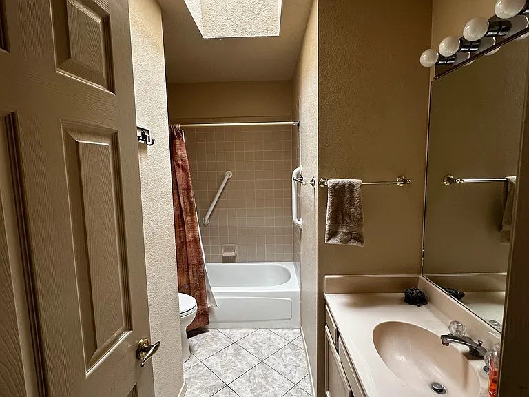 11201 Malaguena Ln NE — Photo 12