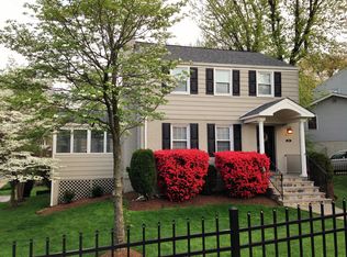 989 Patrick Henry Dr, Arlington, VA 22205