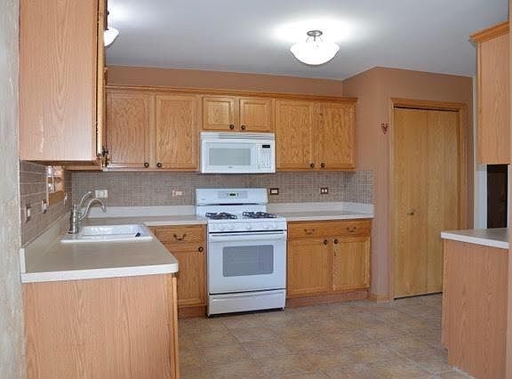 3rd image of 9770 Hohman St