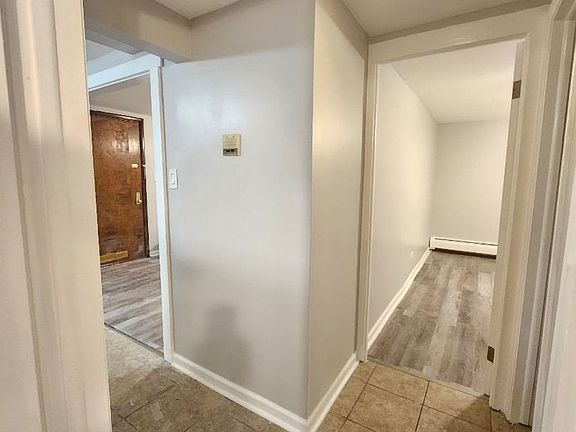 4th image of 5501 W Wellington Ave #G