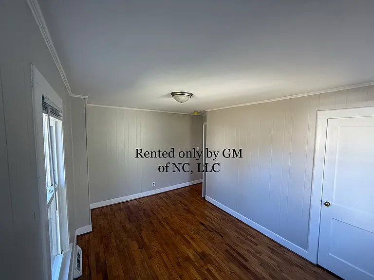 2806 Woodleigh St — Photo 9