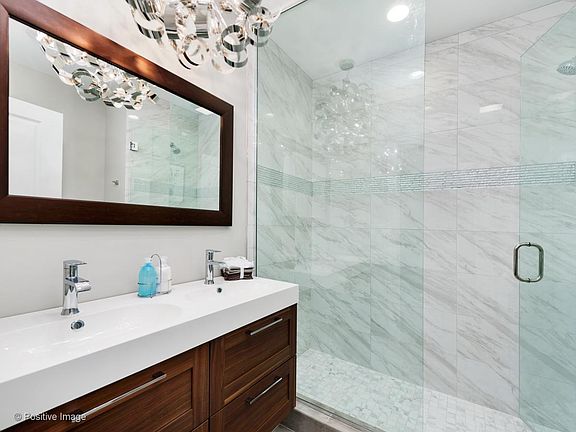 4th image of 3570 N Avondale Ave #2E