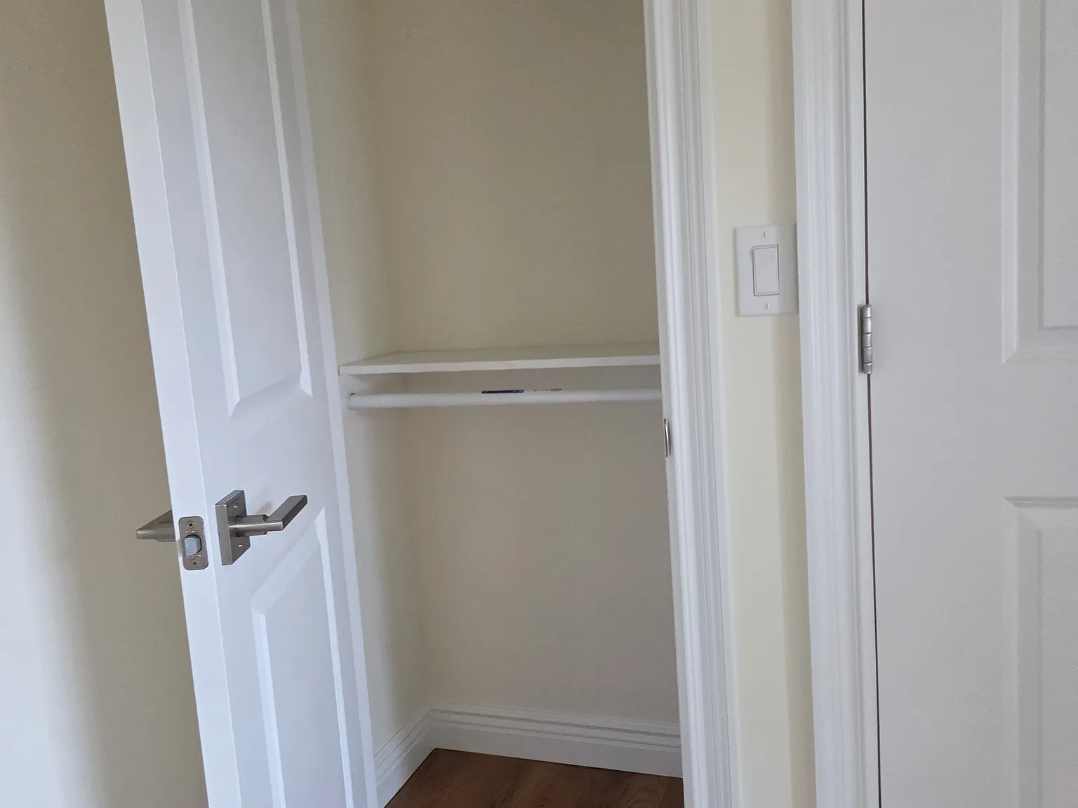 2 bed, 1000 sqft, $2,500 — Photo 2